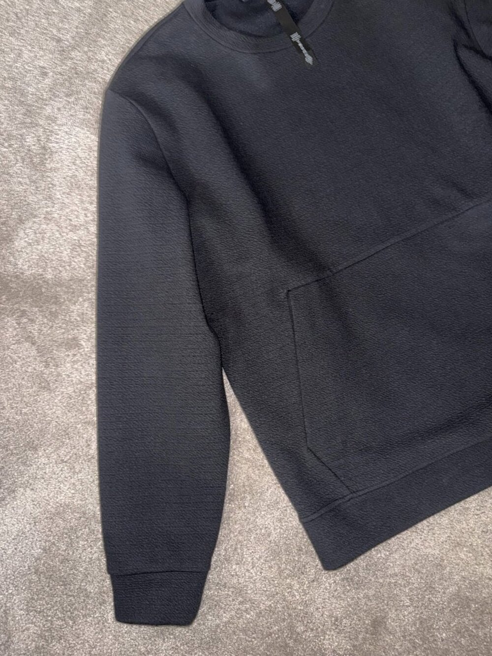 LULULEMON BLACK TEXTURED CREWNECK SWEATSHIRT- SIZE LARGE/ BRAND NEW - Picture 3 of 5